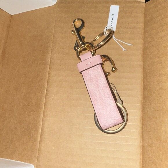 COACH CZ088 Trigger Snap Bag Charm Powder Pink Key Chain FOB - Picture 3 of 7